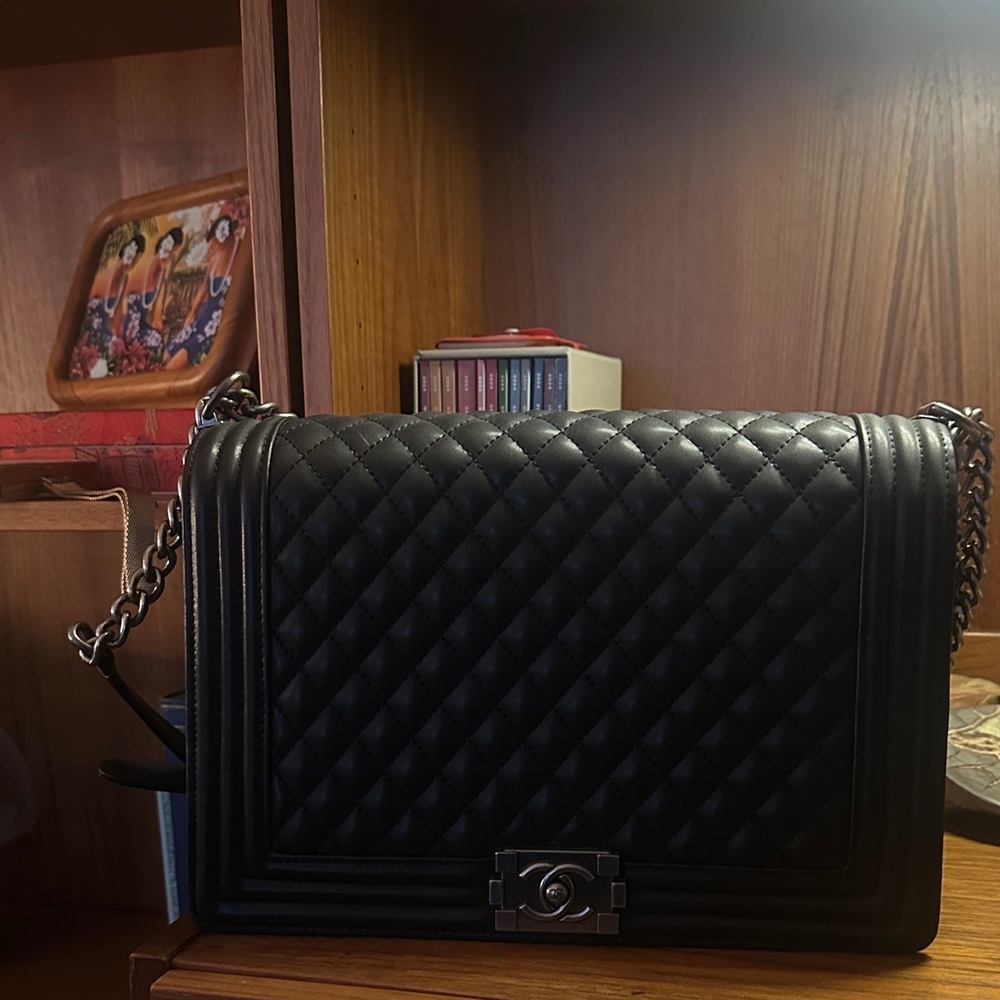 CHANEL Black Quilted Shoulder Bag